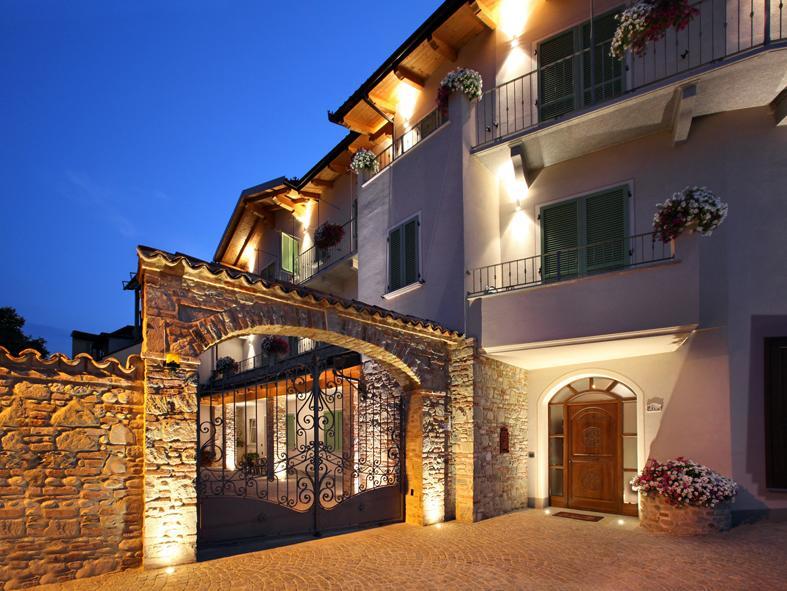 La Rocca Bed & Breakfast Carru Bagian luar foto